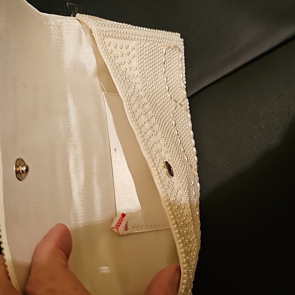 Silk lined Vintage Beaded Clutch - Picture 4 of 5